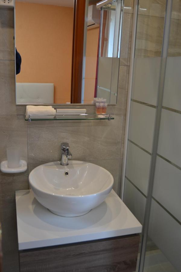 Casa Yoghi Hotel Cadenazzo Eksteriør billede